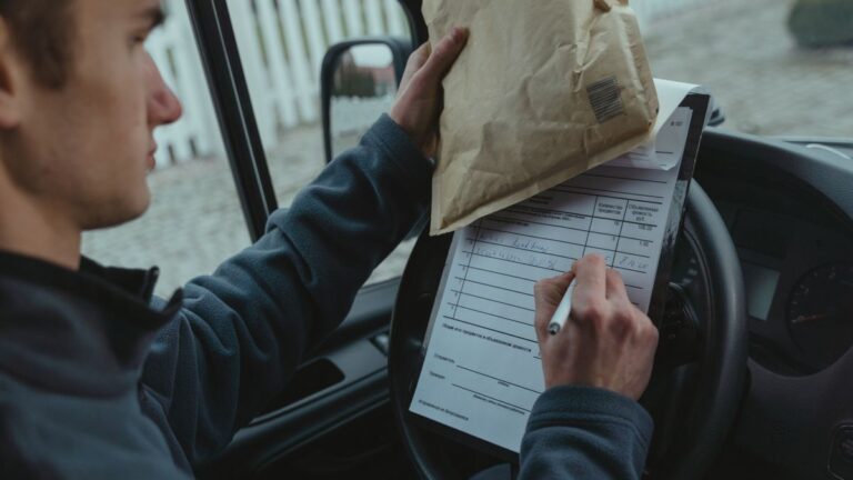 Delivery Driver Jobs – Hiring Now in the USA