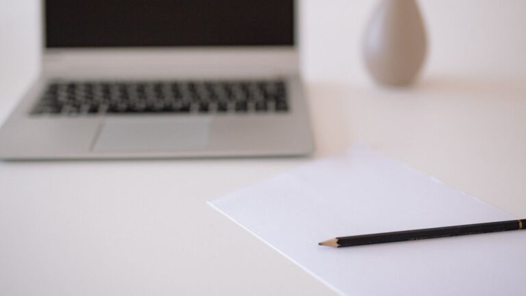 How to Write a Resume Summary That Gets Attention