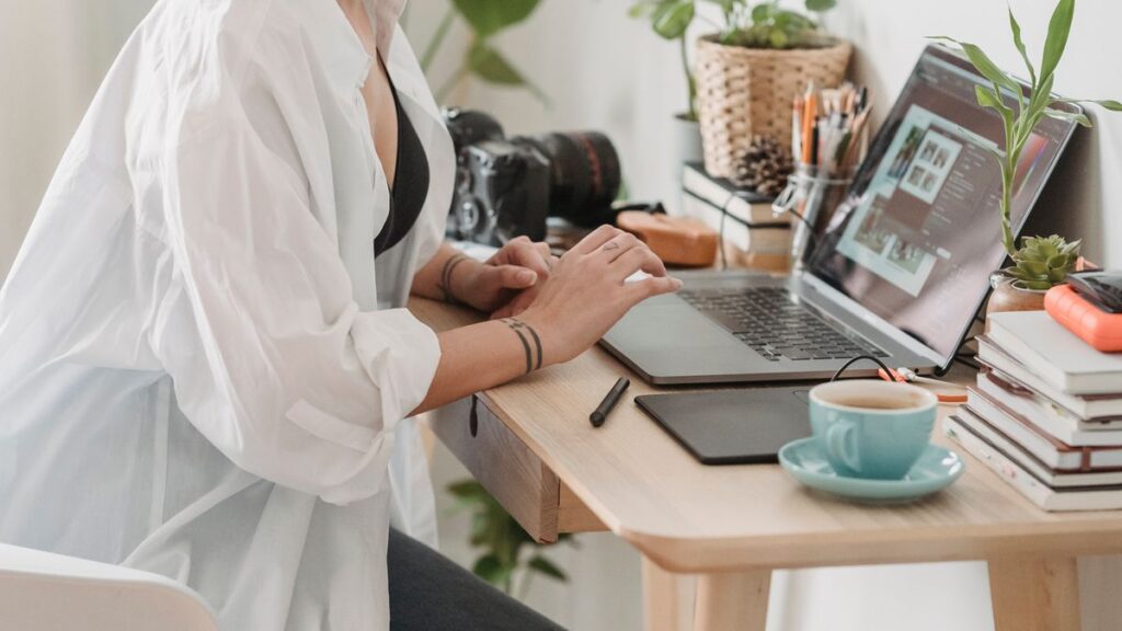 How to Find Jobs Without a College Degree