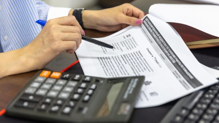 Financial Analyst Jobs in the USA – Salary & Requirements